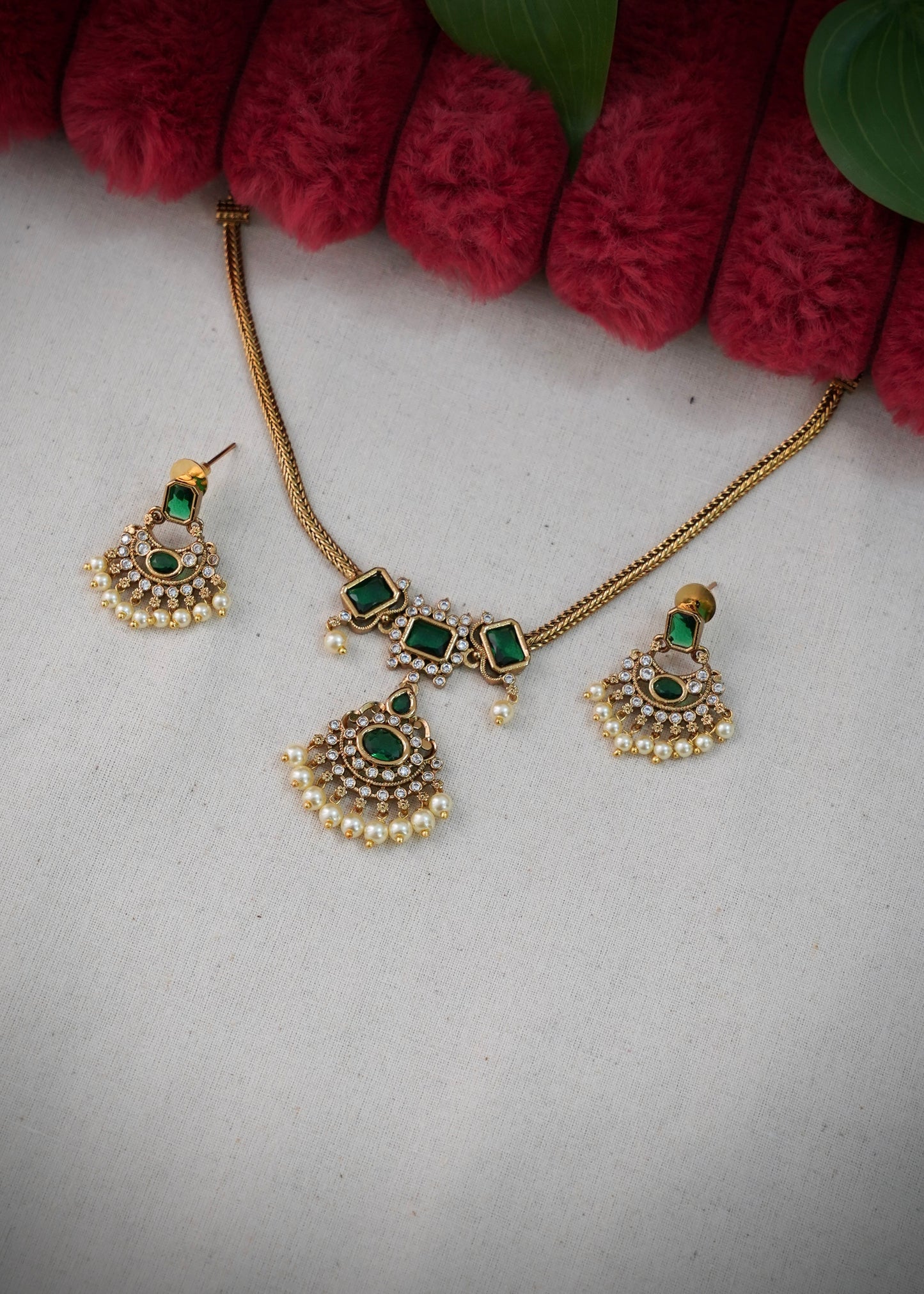 Premium choker with white beads