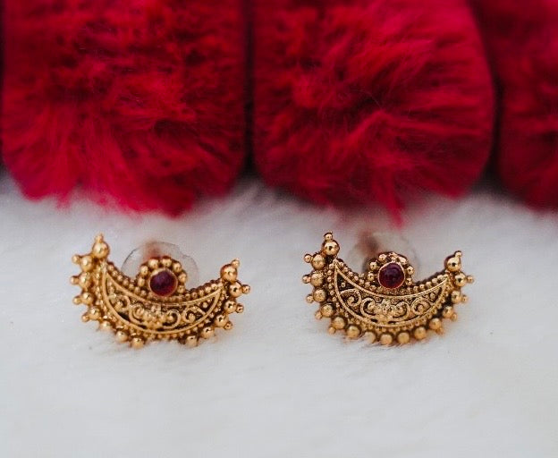 Traditional neck piece with earrings