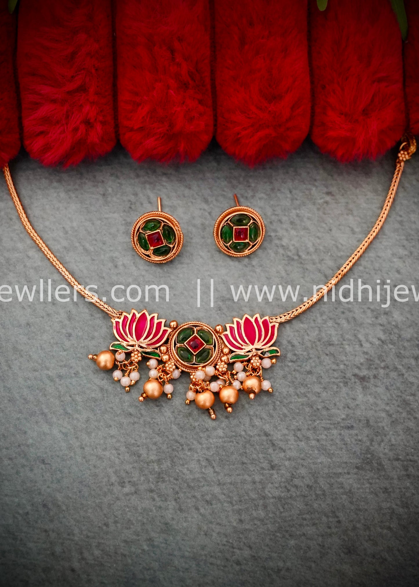 Lotus multicoloured necklace