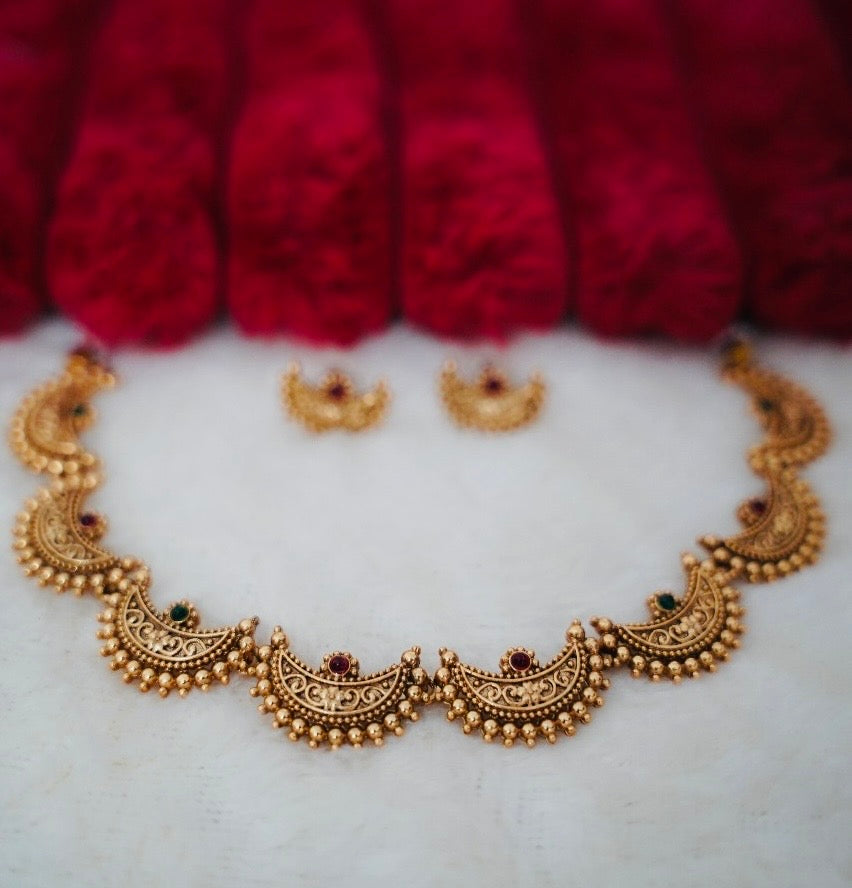 Traditional neck piece with earrings