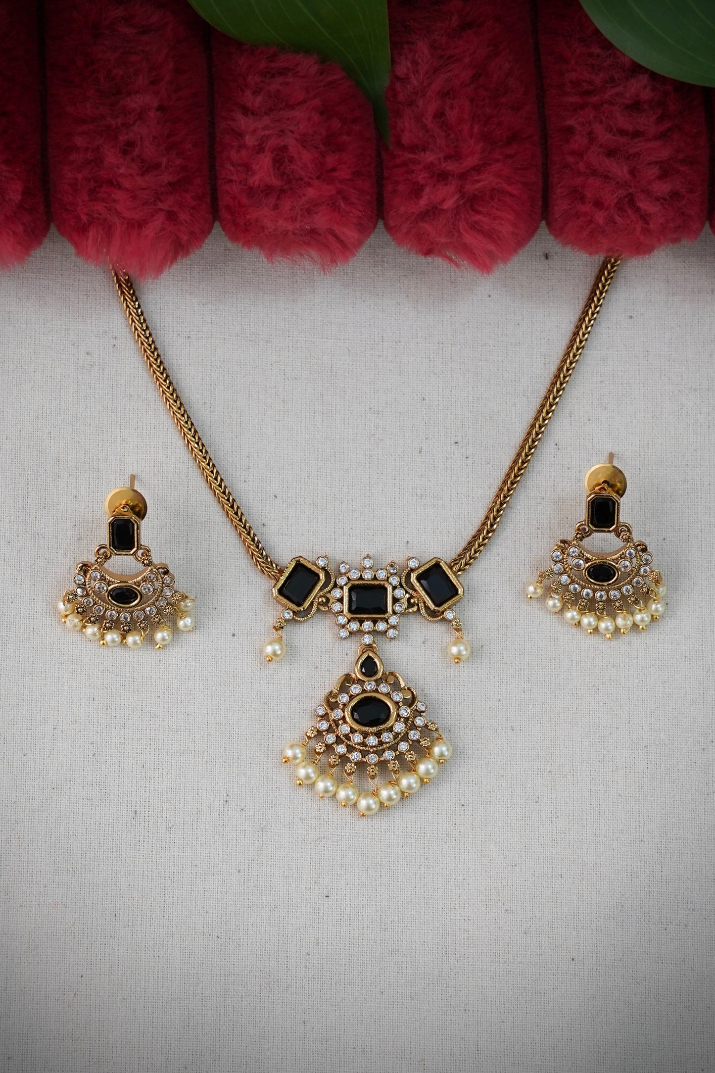 Premium choker with white beads