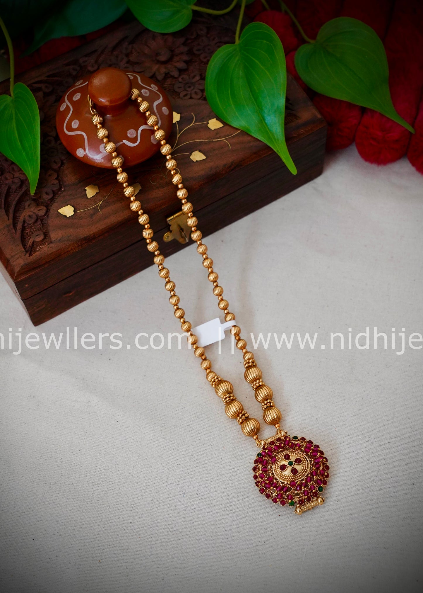 Premium pink beads clustered neck piece
