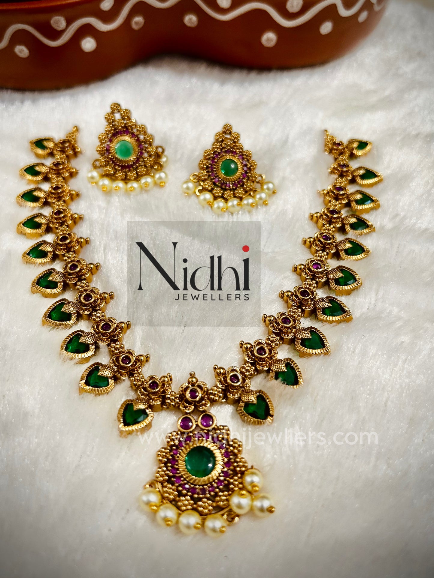 Premium Palakka Short Neckpiece With Earring
