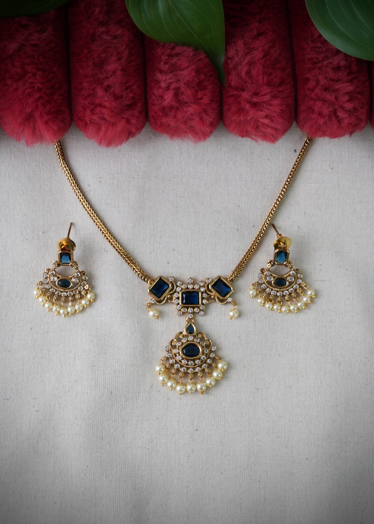 Premium choker with white beads