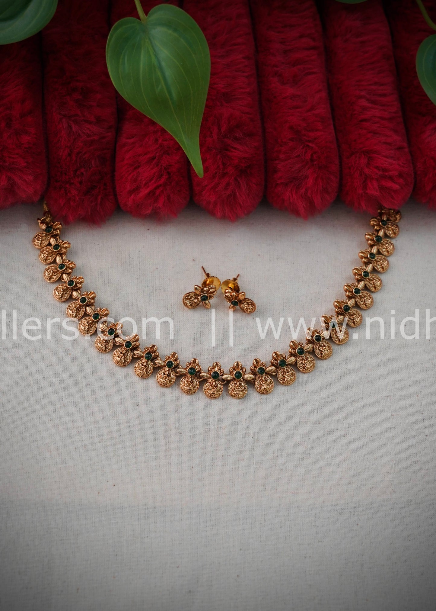Traditional Lakshmi kashu necklace