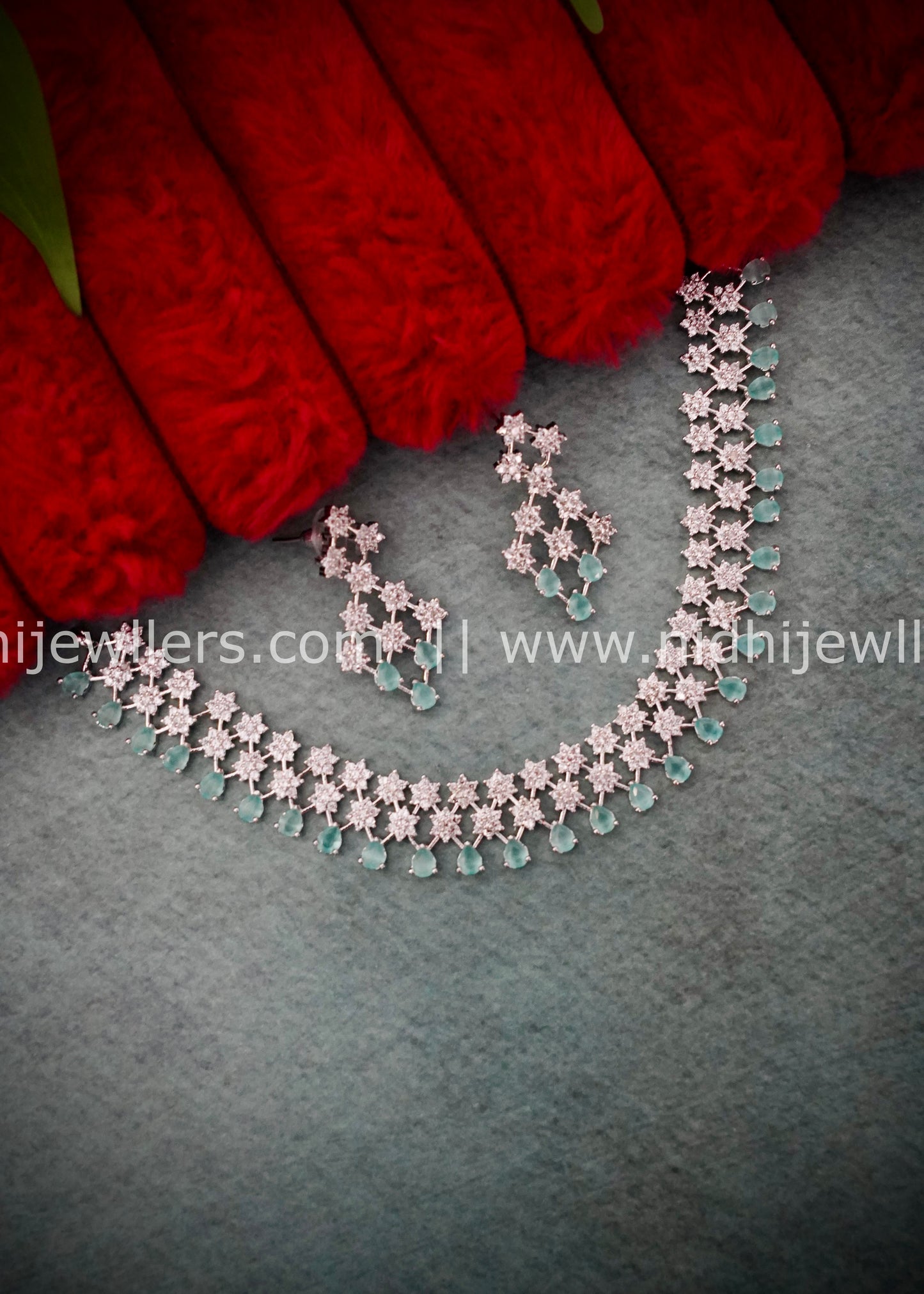 AD premium necklace