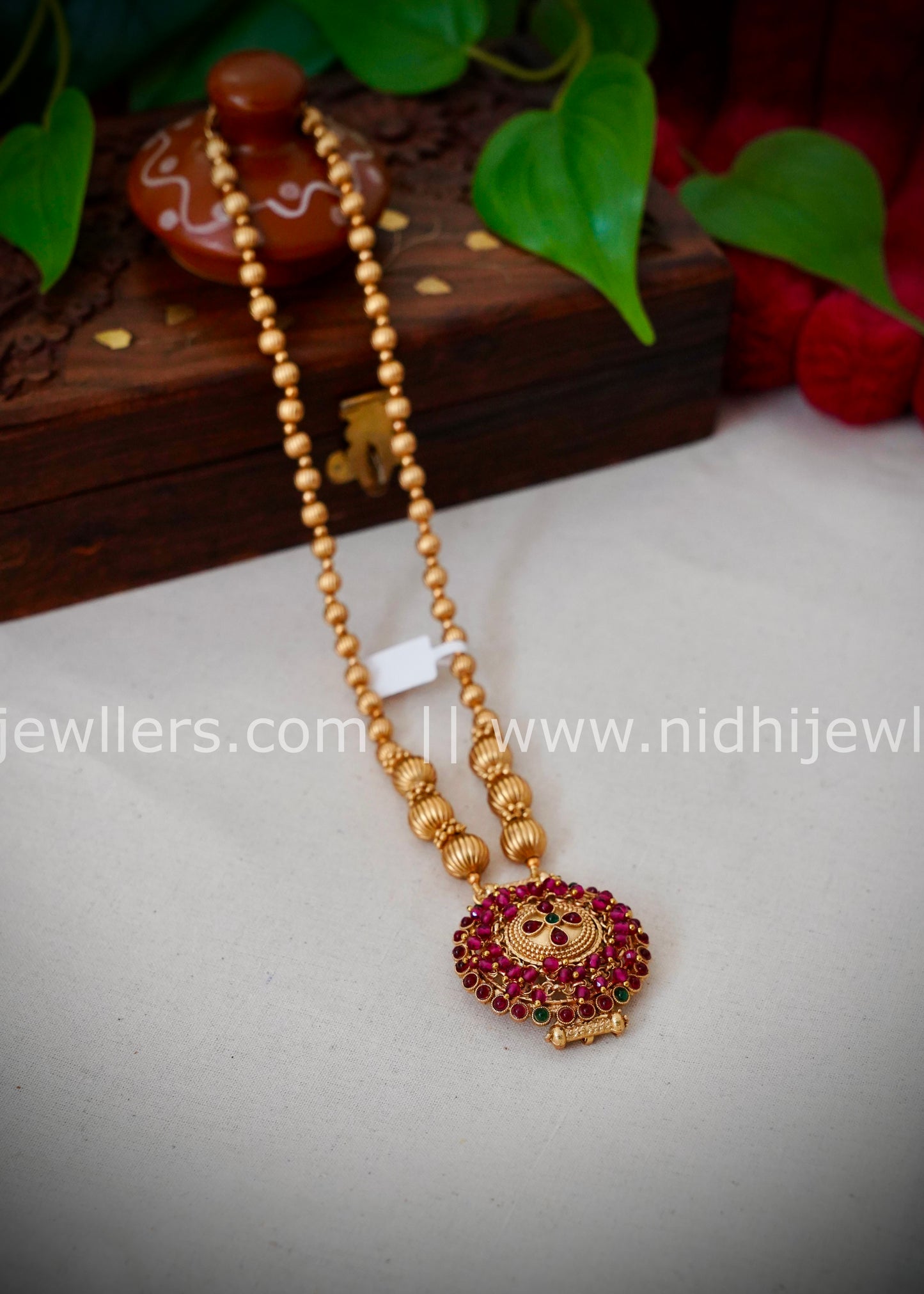 Premium pink beads clustered neck piece