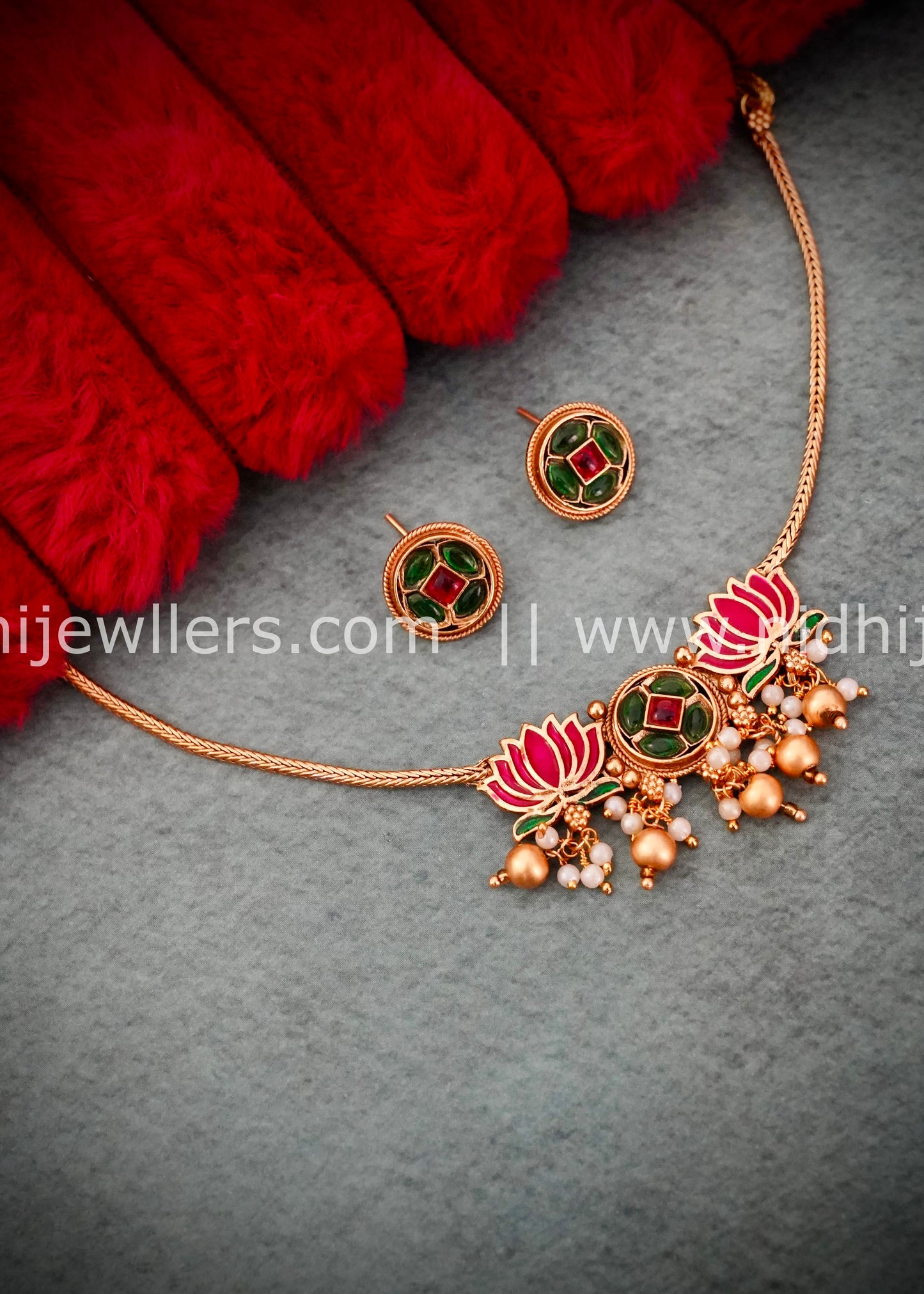 Lotus multicoloured necklace