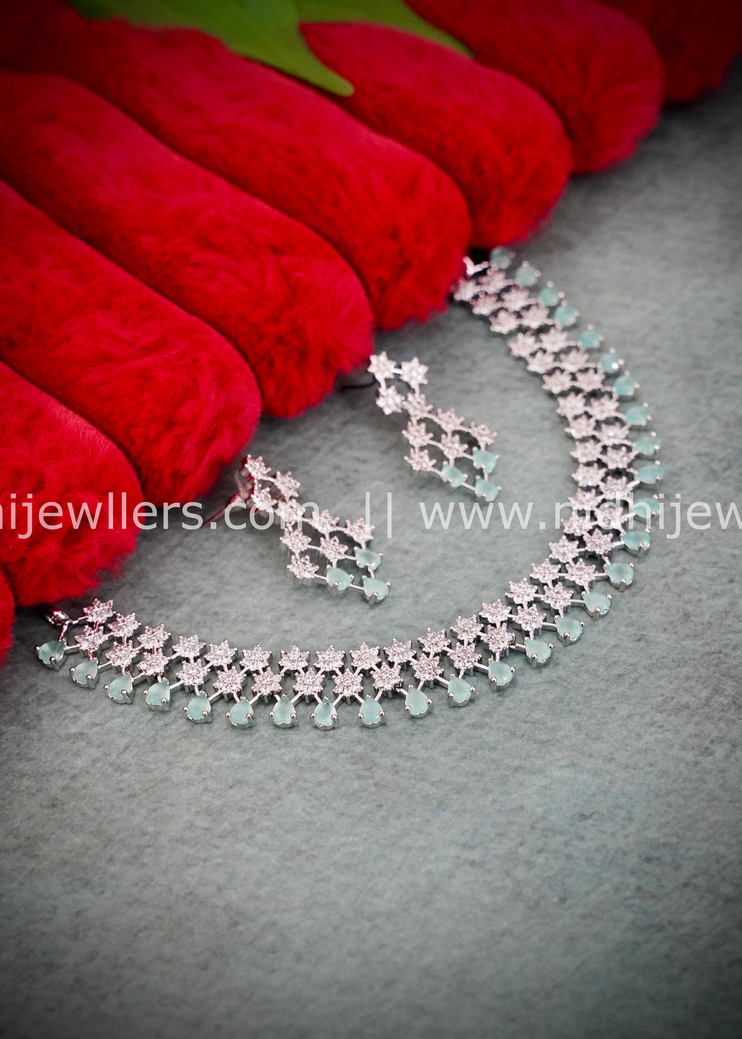 AD premium necklace