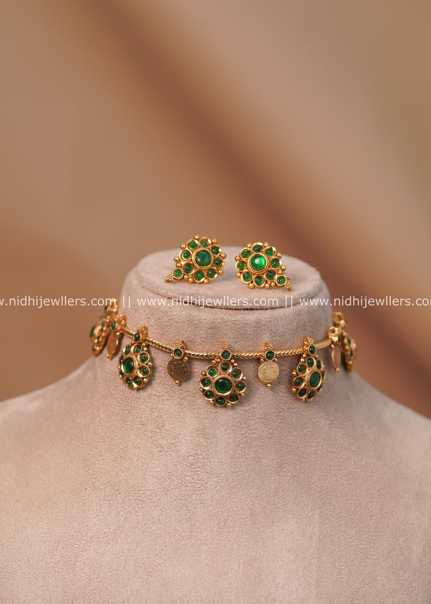 Antique Emerald Floral & Kasu Dainty Chain Choker Set - Oviya