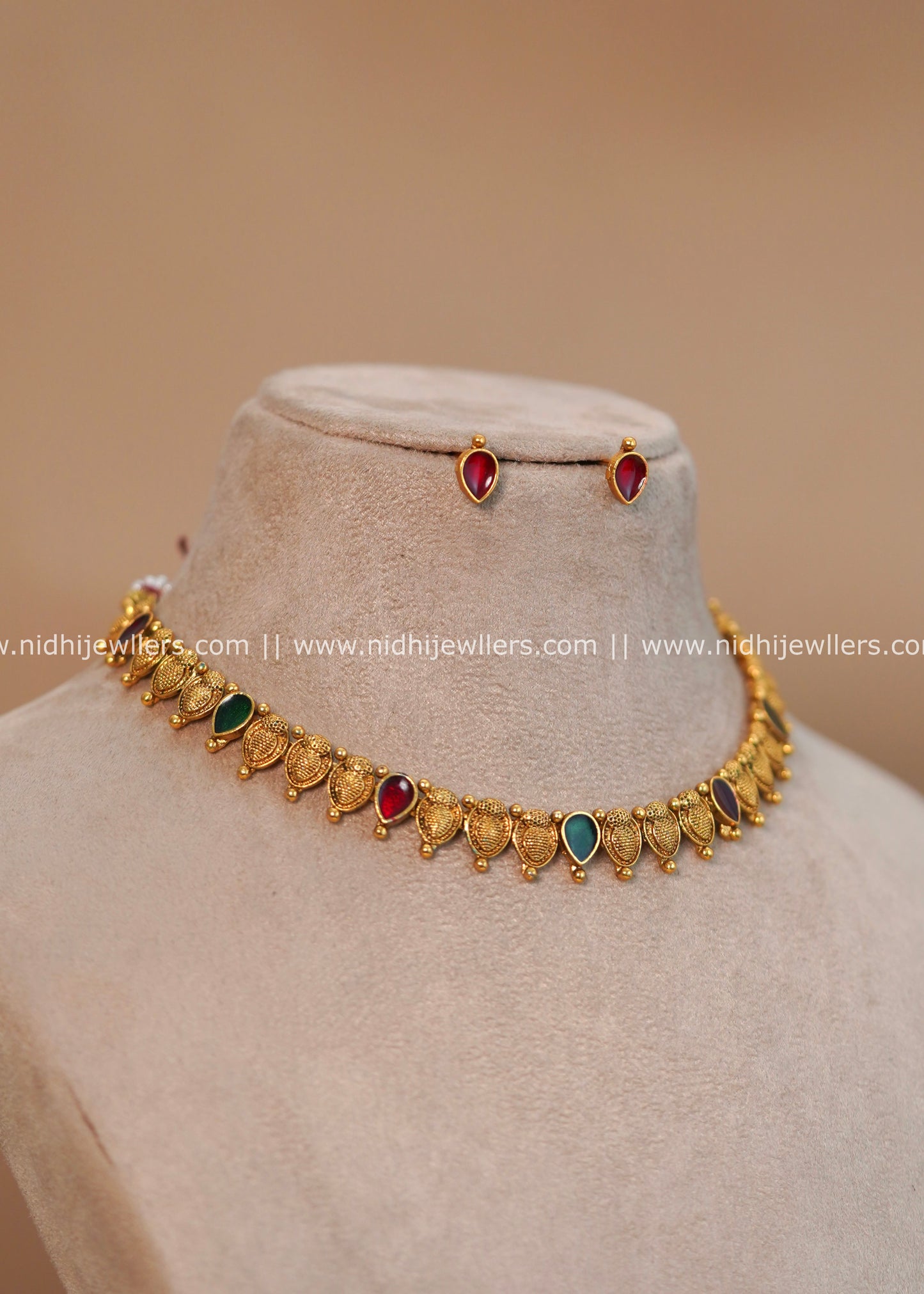 Antique Palakka Short Necklace Set -Non Idol- Vainavi