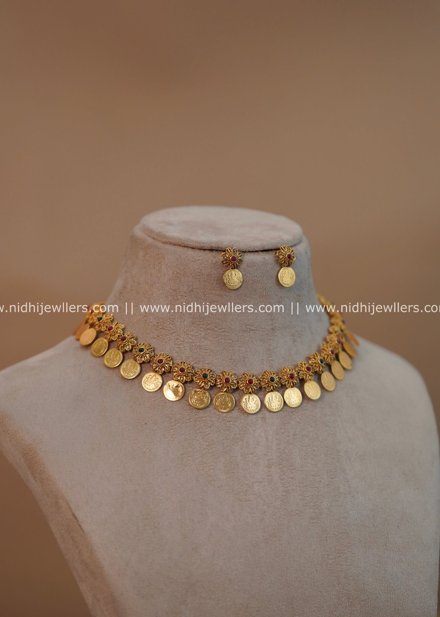Traditional Lakshmi Kasu coin Short Necklace Set - Niveditha