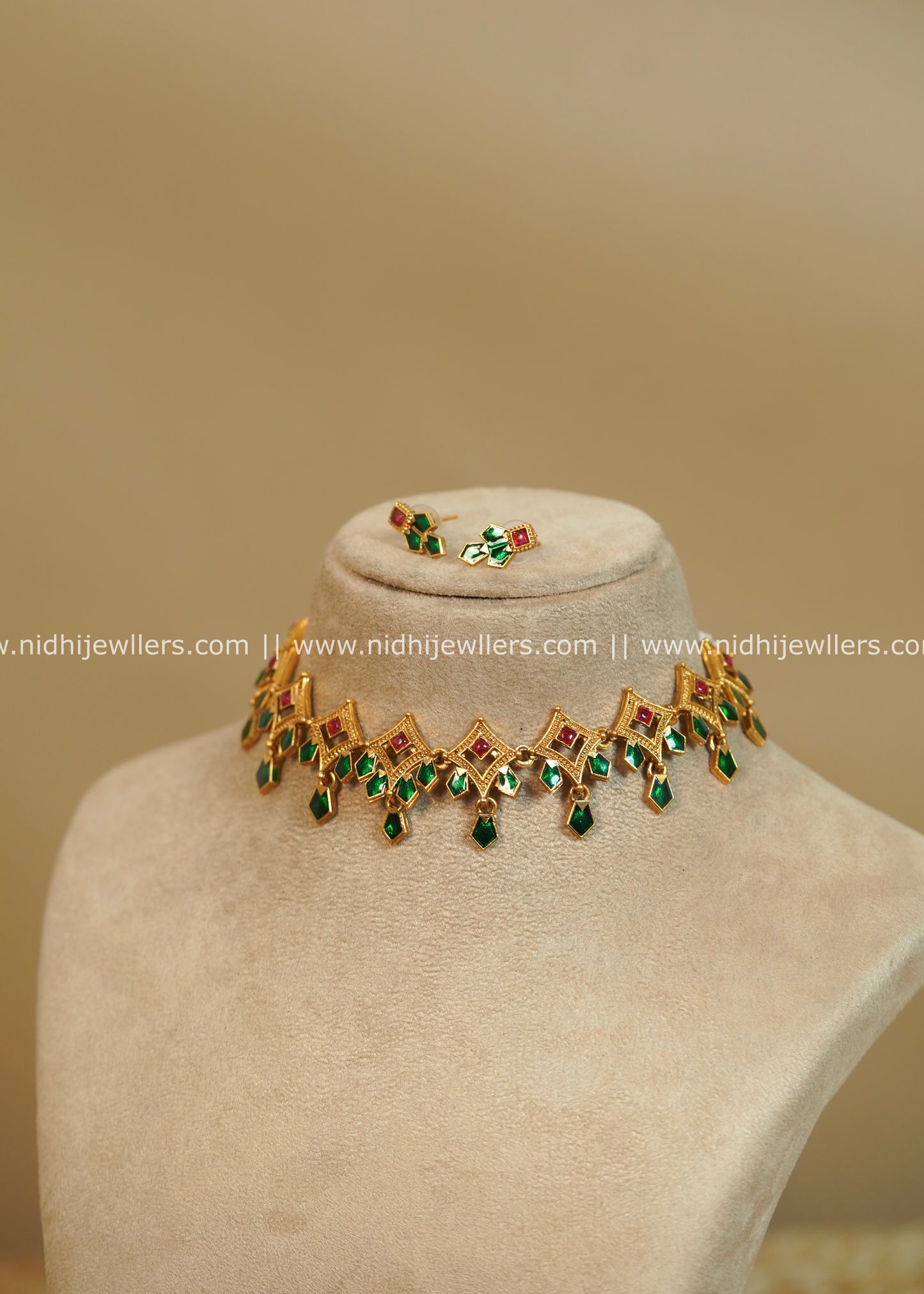 Classic Green Geometric Nagapadam Drop Choker Set - Kalyani