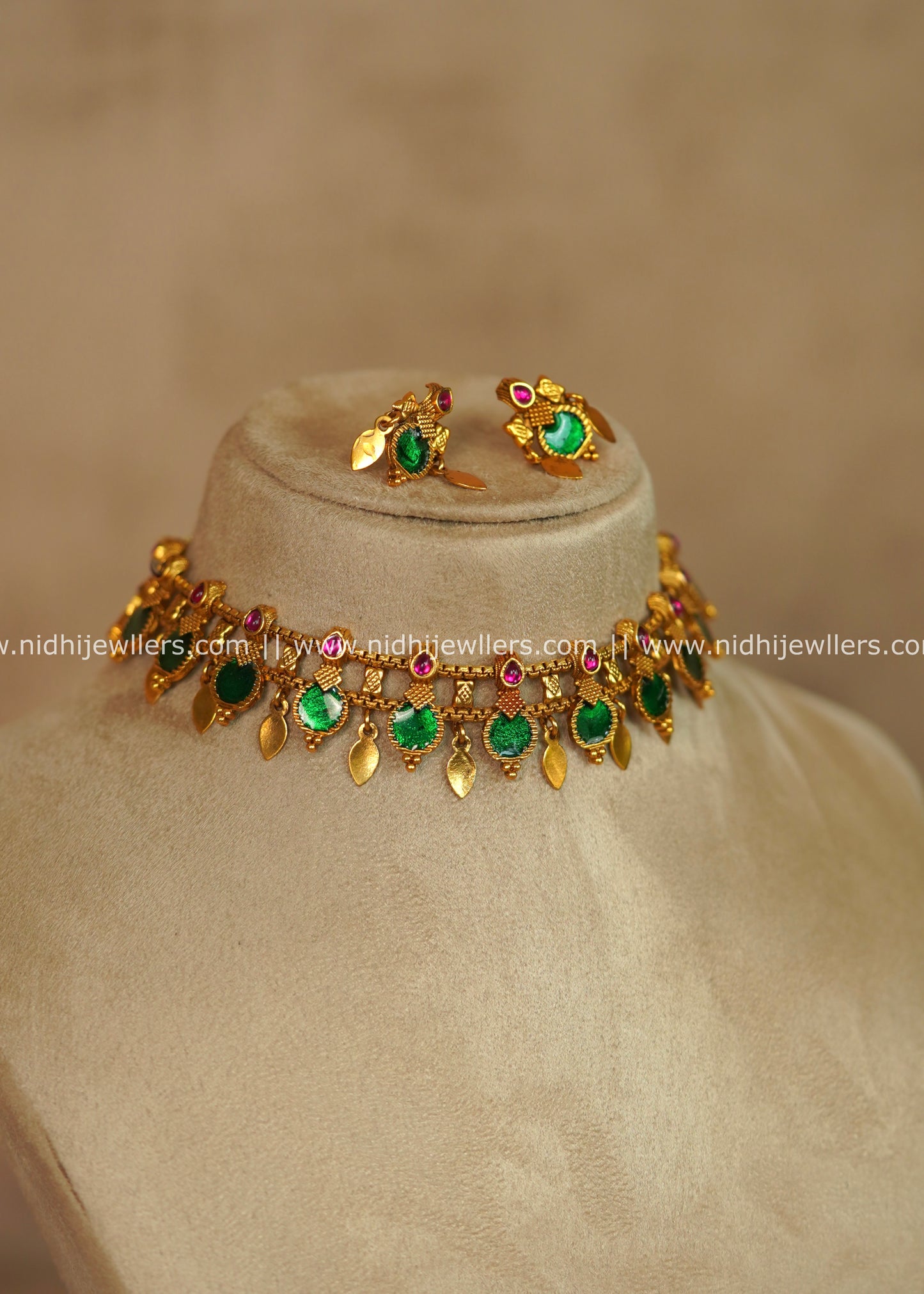 Kalyani Green Antique Palakka Elakkathali Fusion Choker Set
