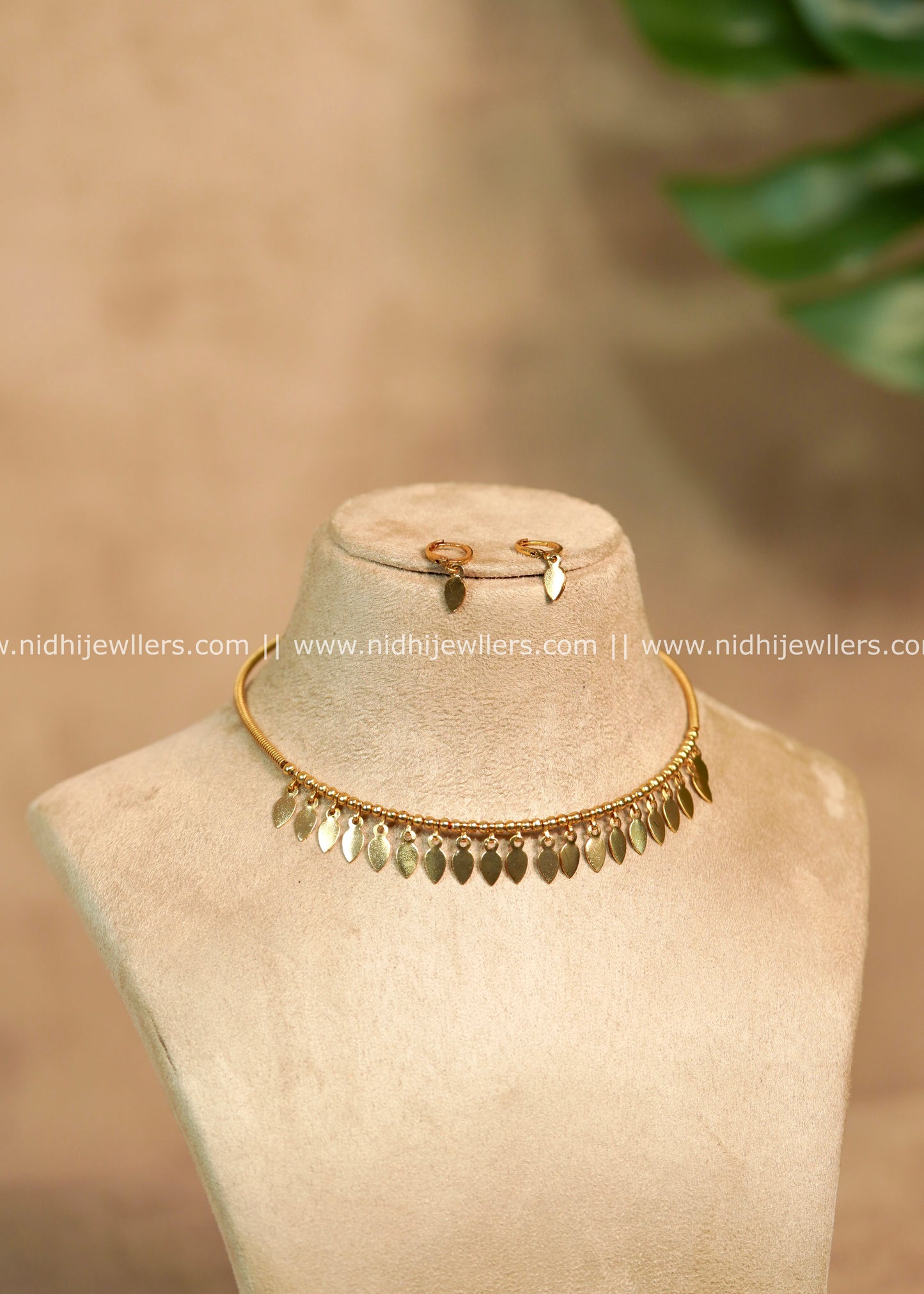 Antique Gold Elakkathali Hasli Choker Set with Matching Earrings Esha
