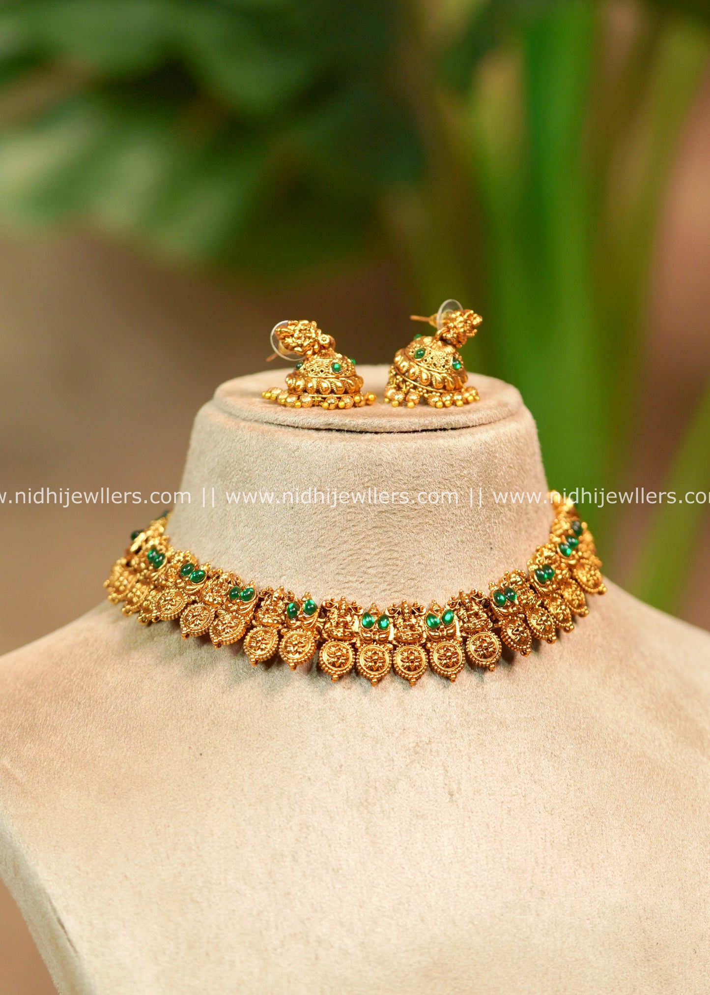 Lakshmi Medallion Emerald Kemp Choker Set with Matching Jhumkas – Tapasya