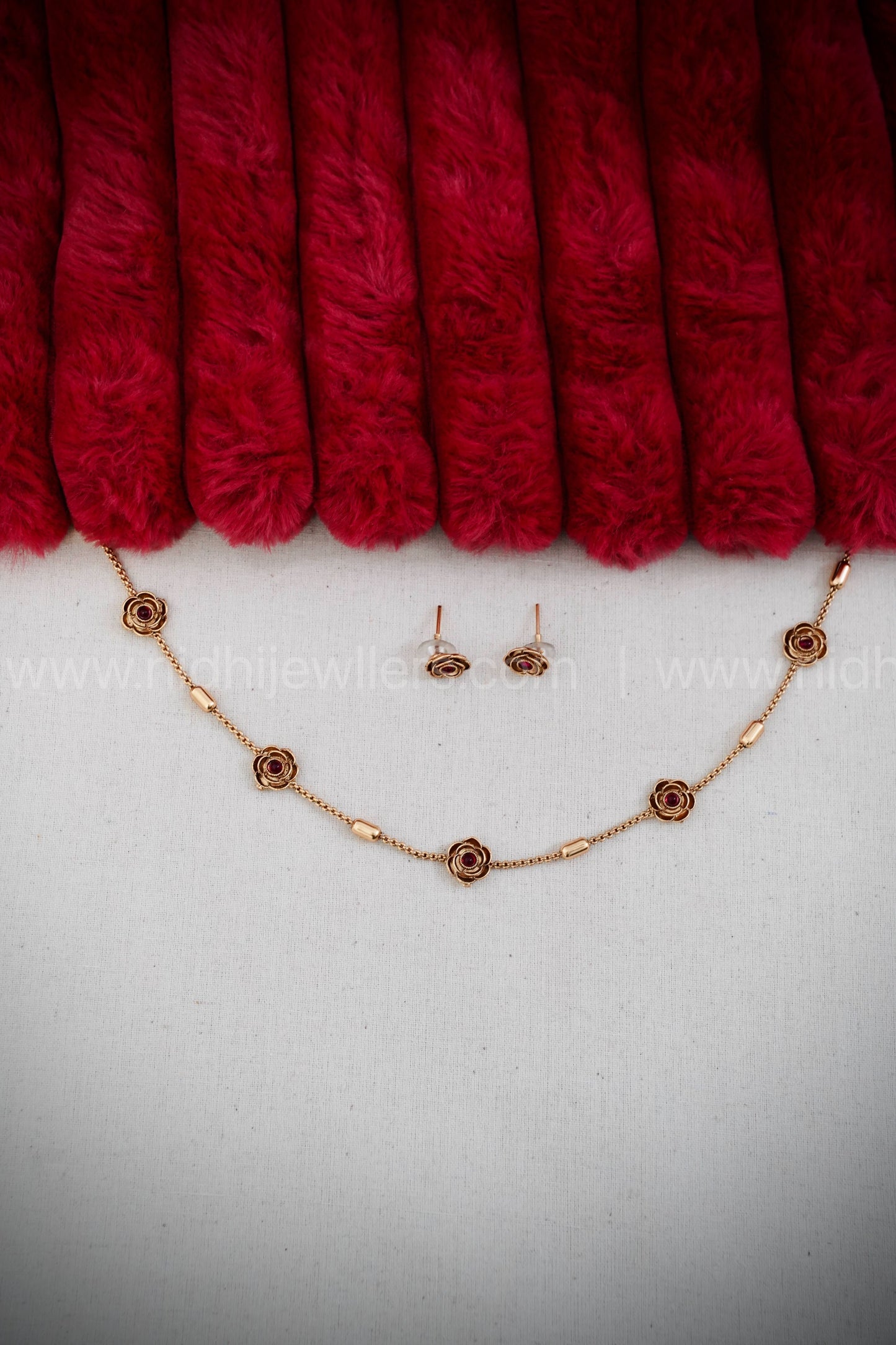 Light white flowered choker