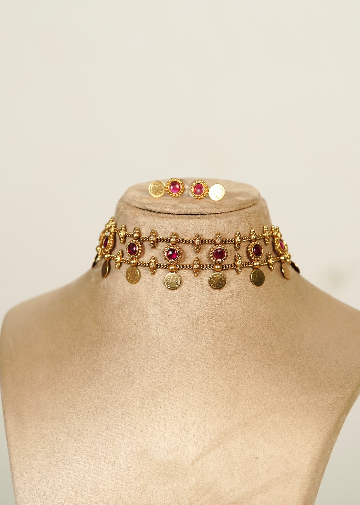 Traditional Ruby Kemp & Goddess Lakshmi Kasu Coin Mesh Choker Set – Dhanvi