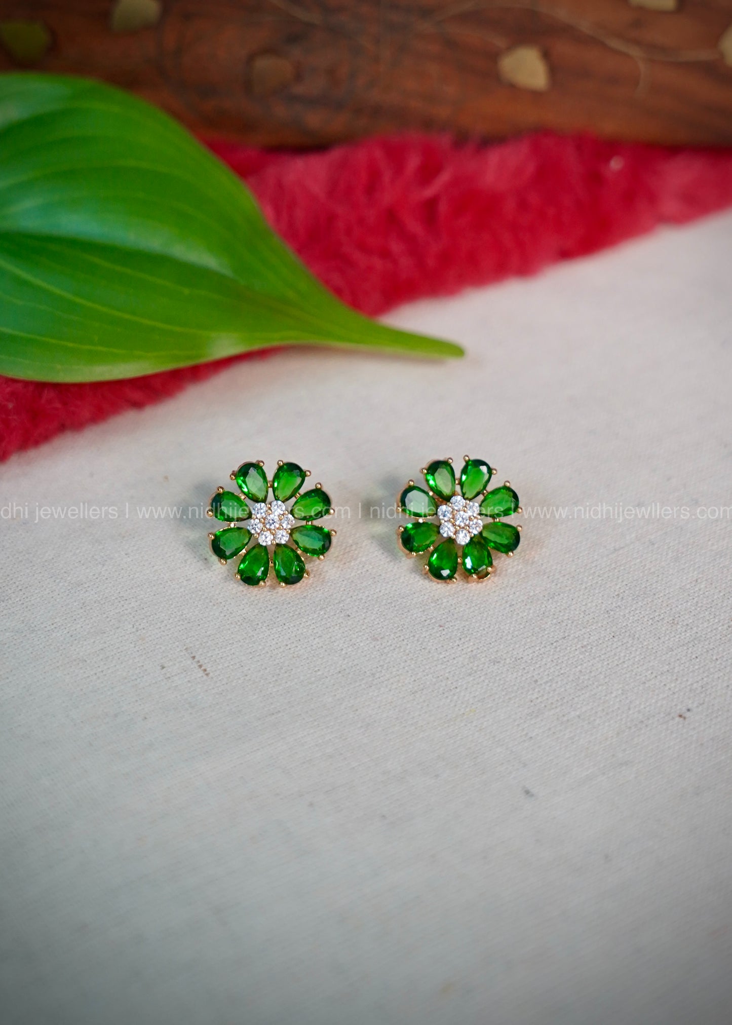 Daily ware green ad stone floral earring