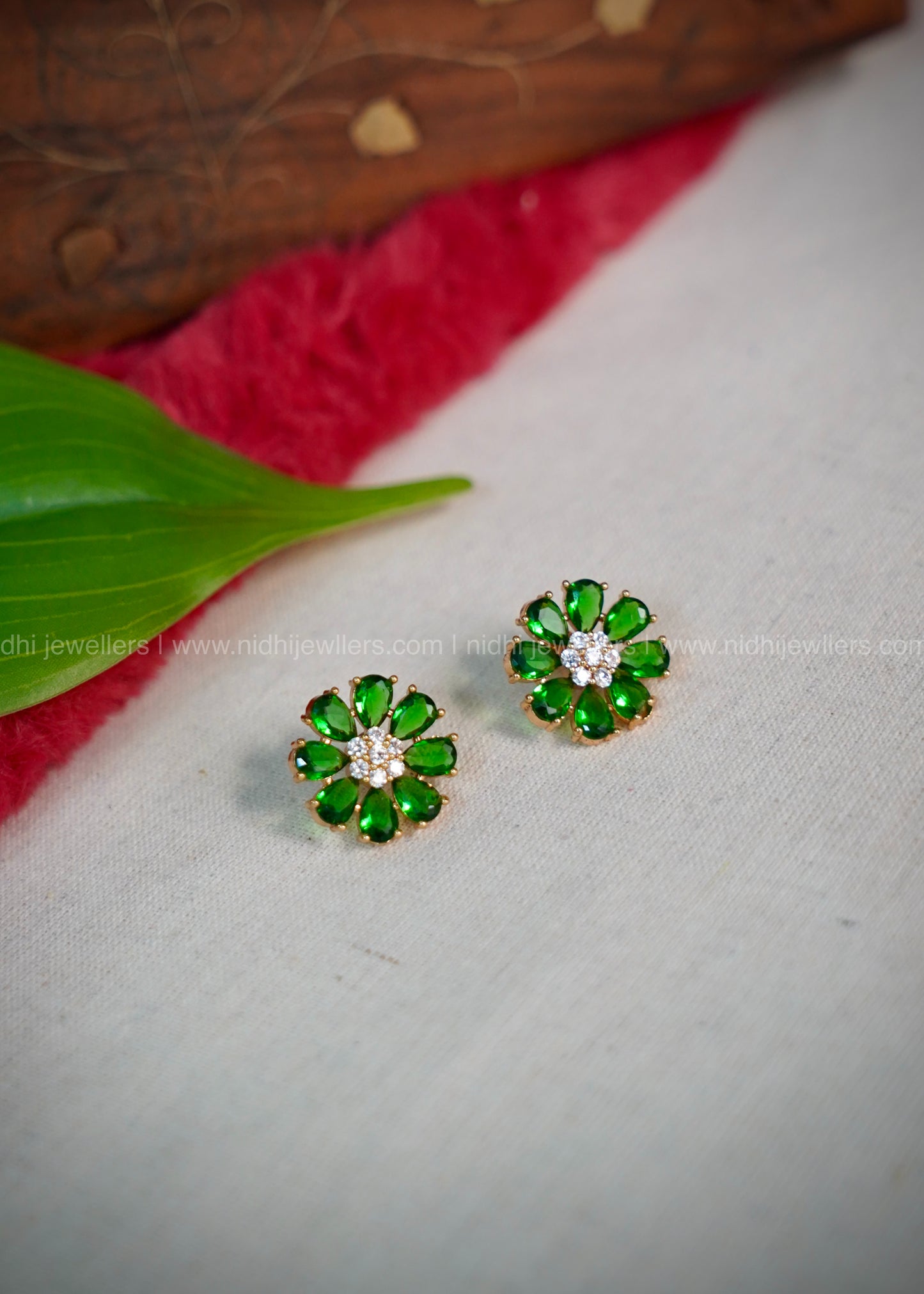 Daily ware green ad stone floral earring