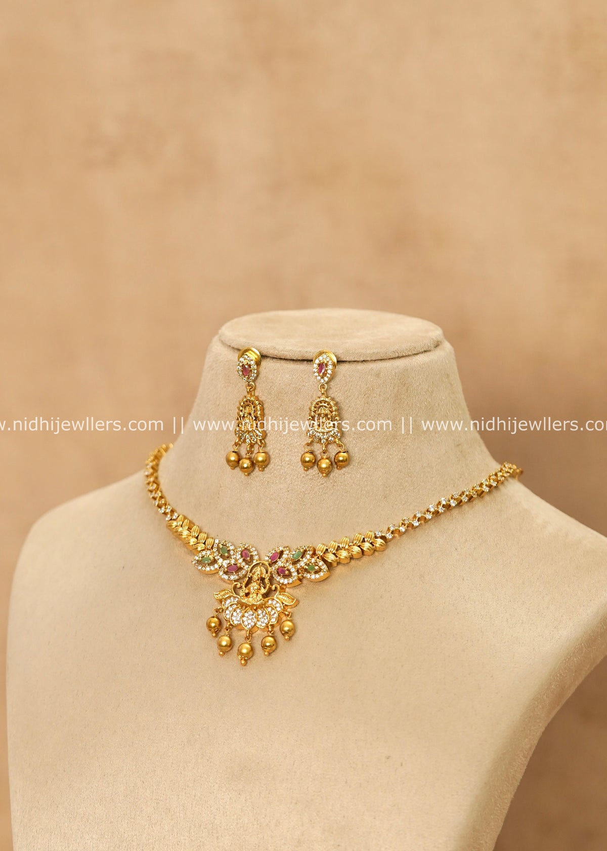 Grand Antique Temple Goddess Lakshmi CZ & Kemp Short Necklace Set – Mudra