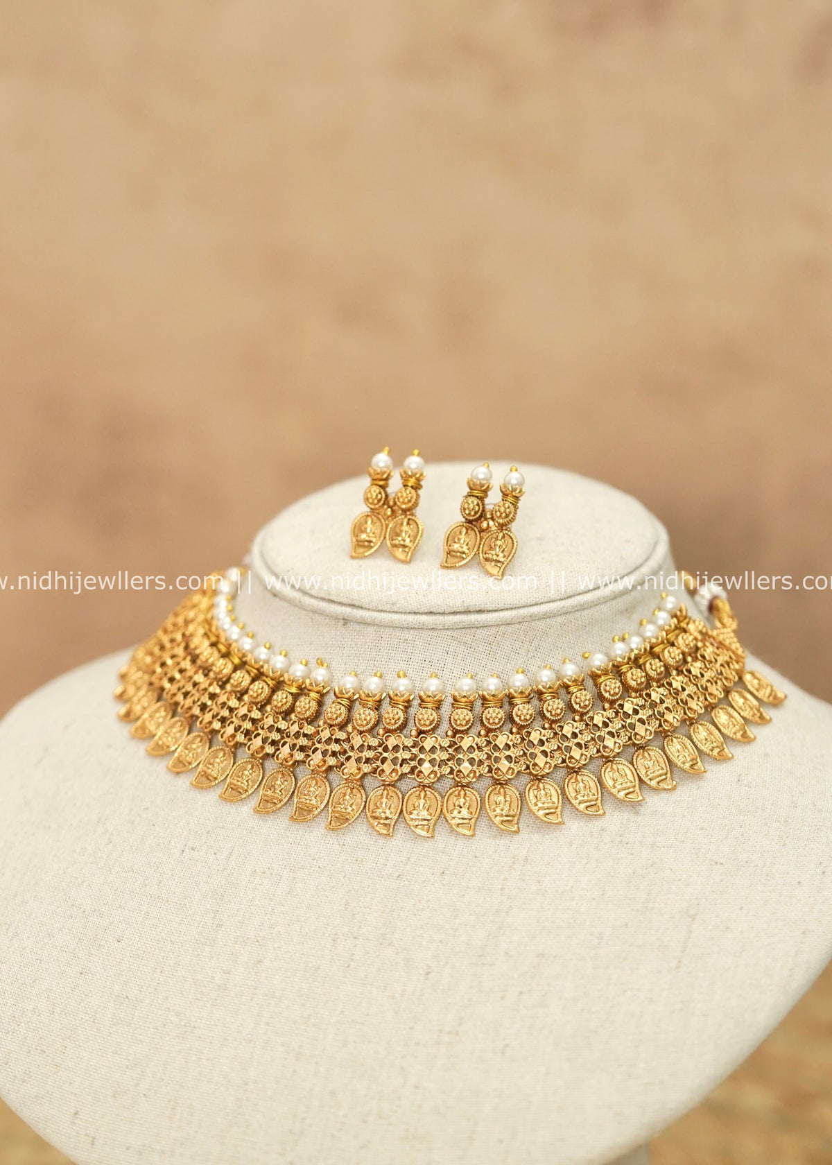 Grand Antique Temple Manga / Mango Motif Choker Set – Suchitra