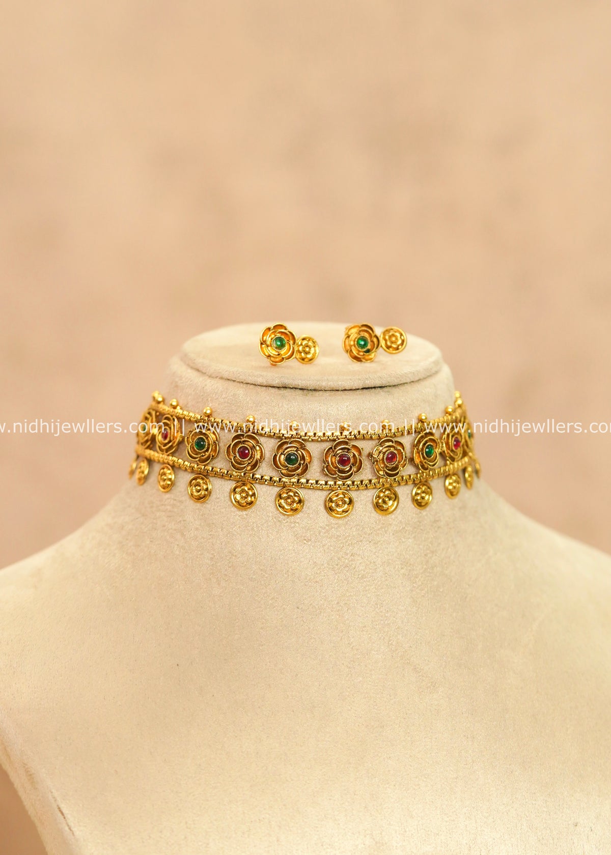 Traditional Sculpted Rose Floral Kemp Mesh non idol Choker Set – Rose