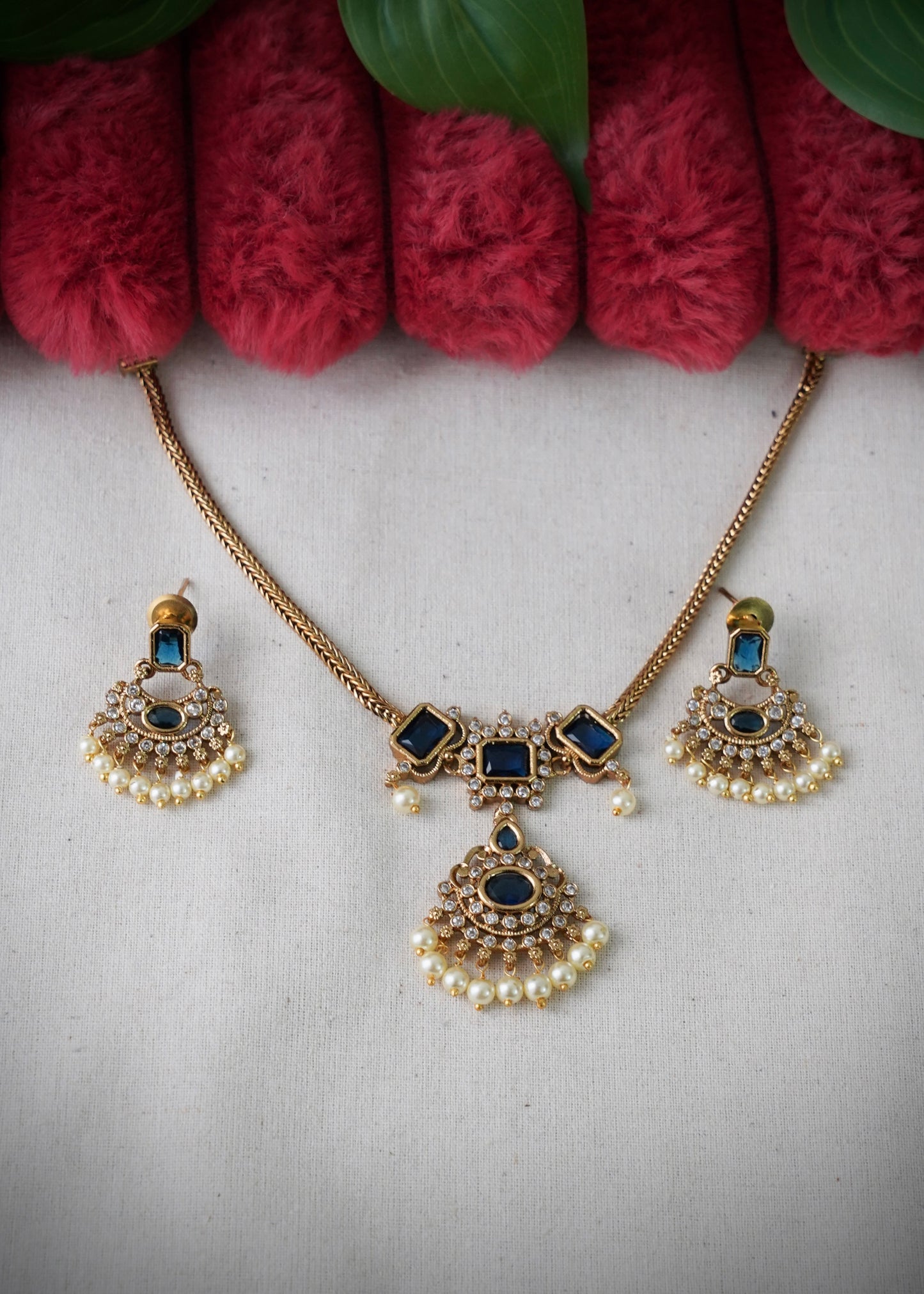 Premium choker with white beads