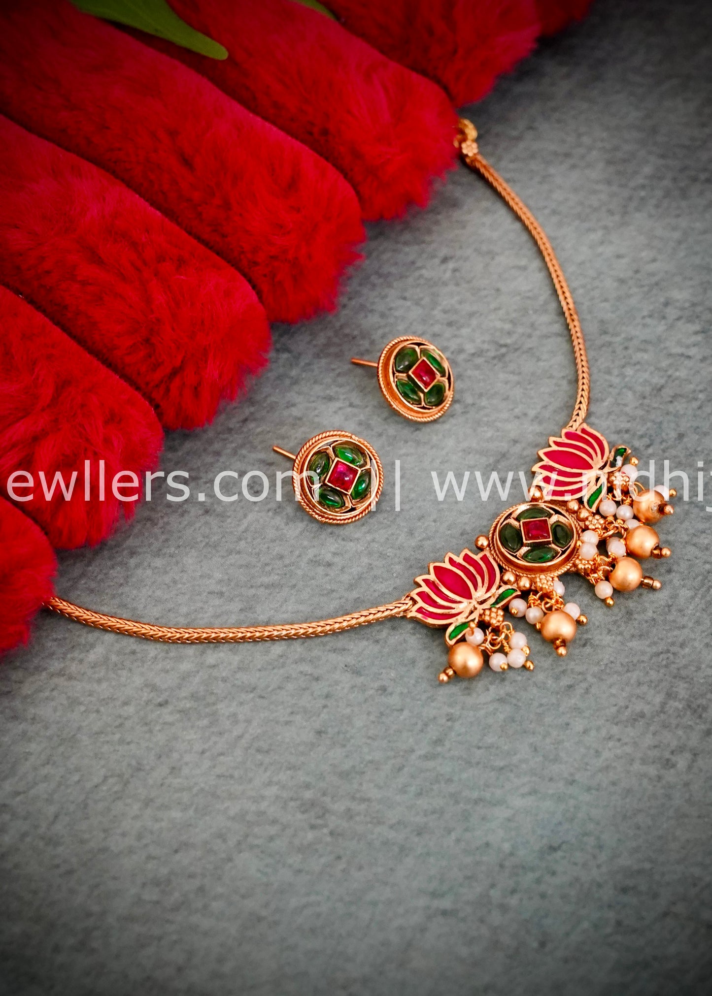 Lotus multicoloured necklace