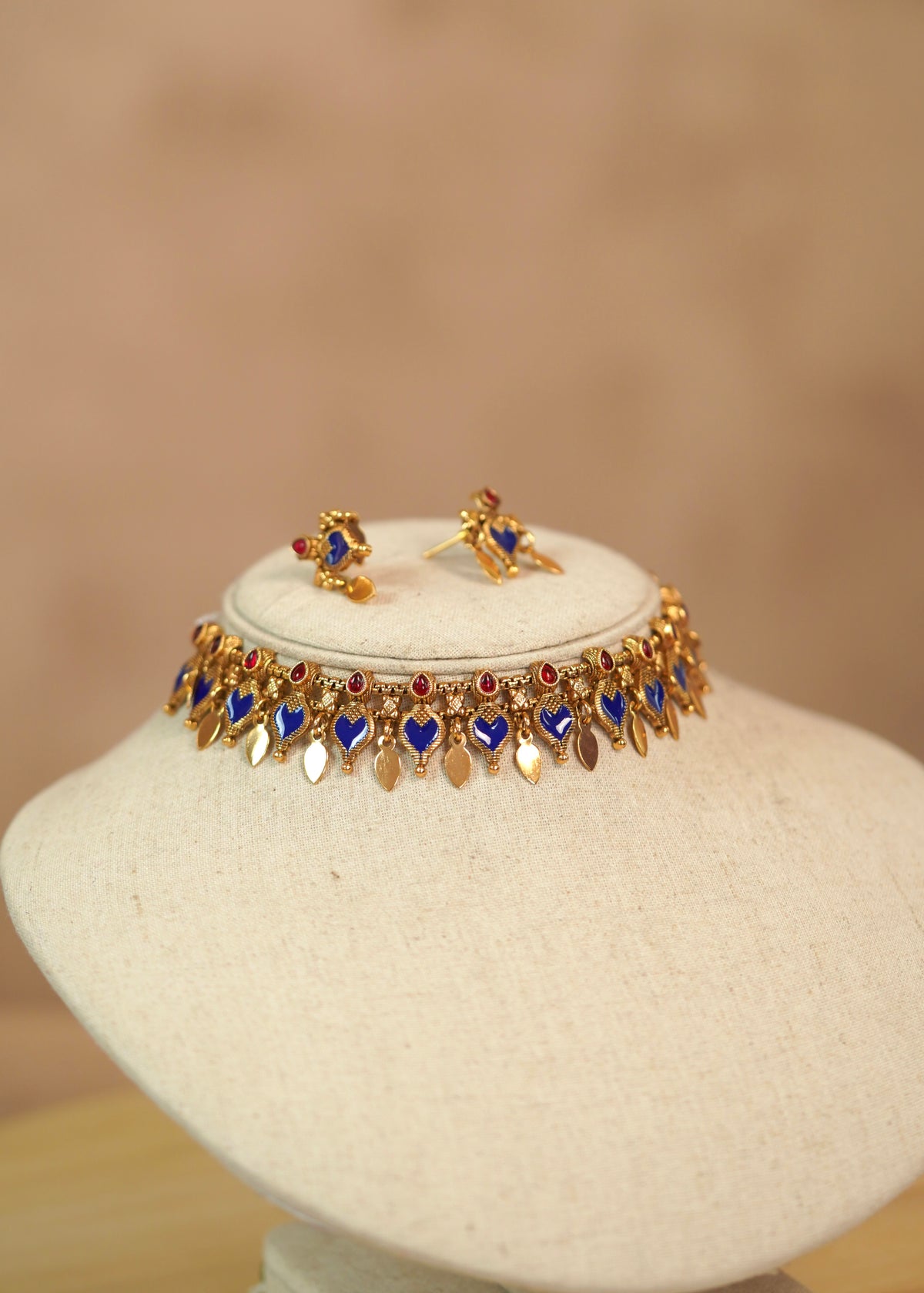 Blue Antique Palakka Elakkathali Fusion Choker- Neelambari