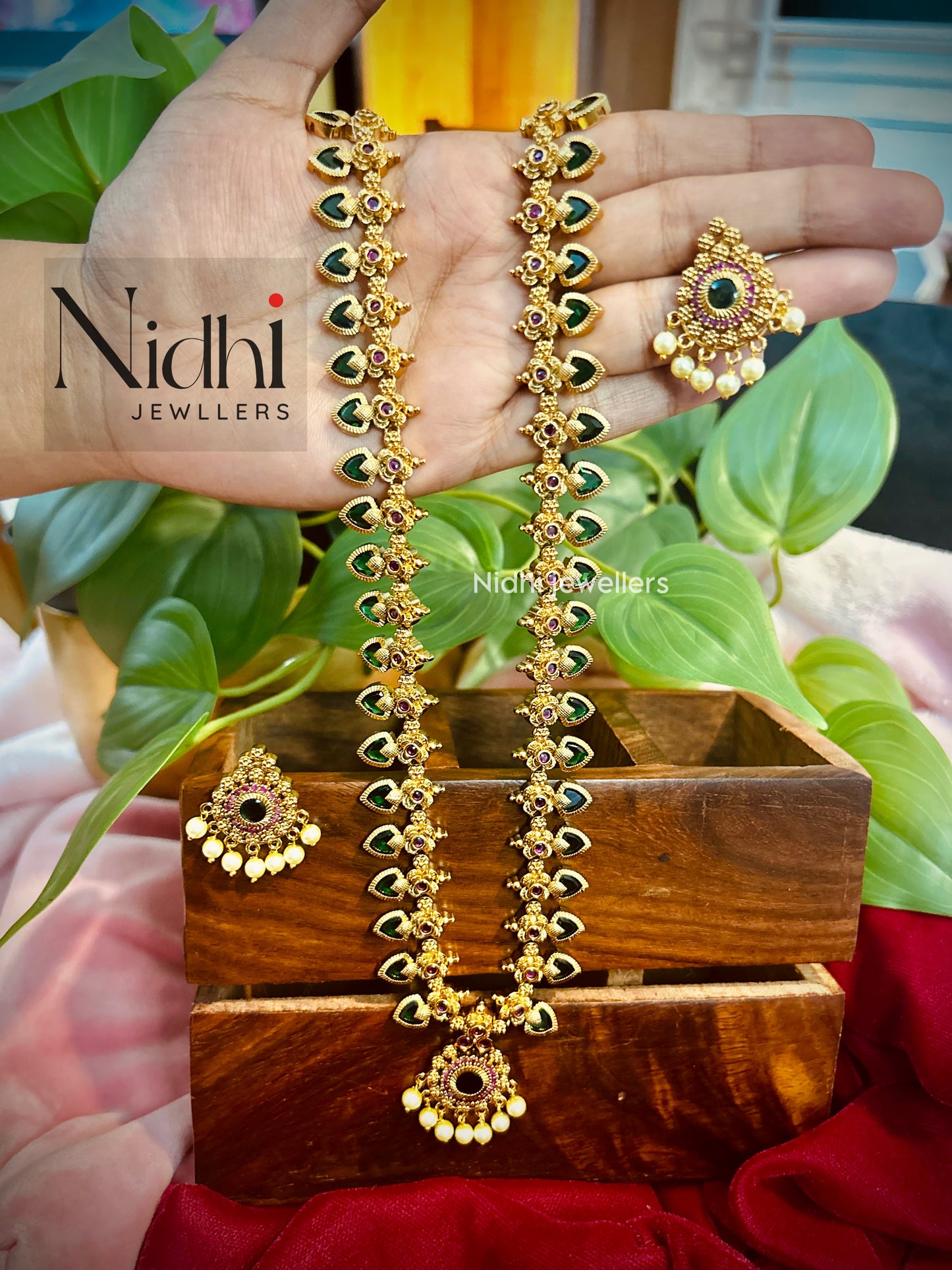 Premium Palakka Long Neckpiece With Earrings
