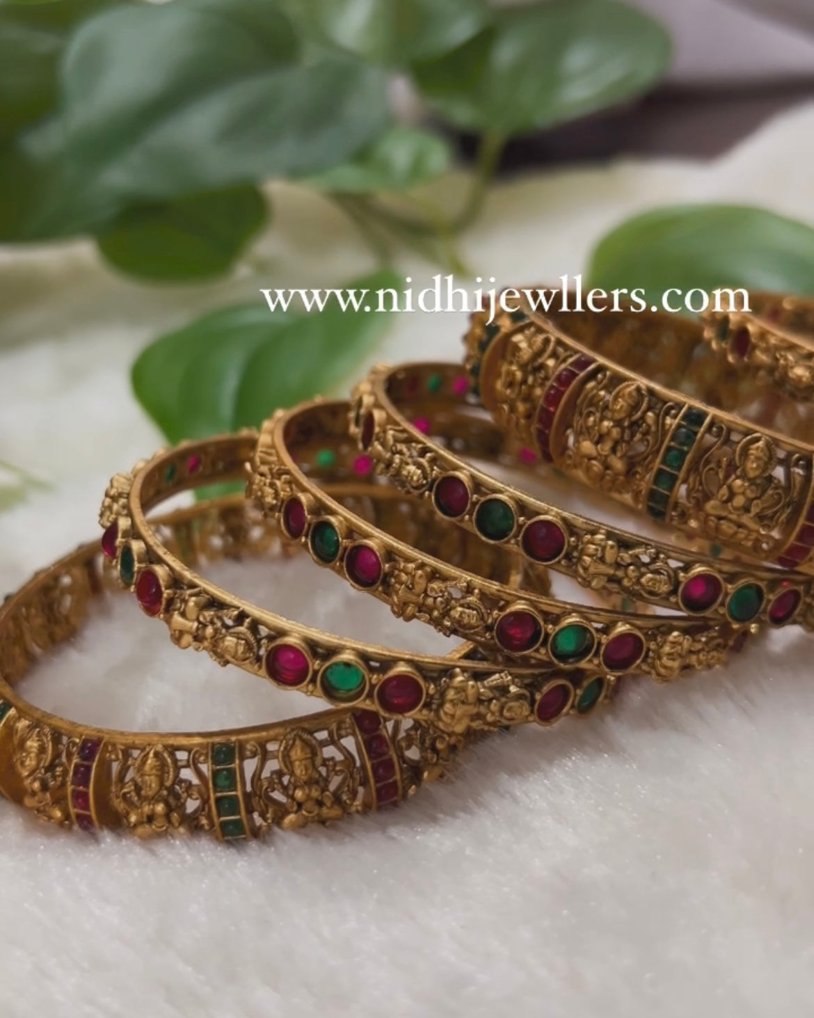 Traditional Bangles set (6 Pieces)