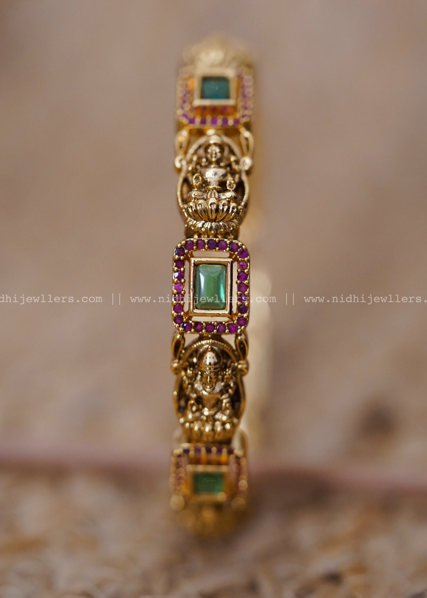 Premium green kemp stone bangle