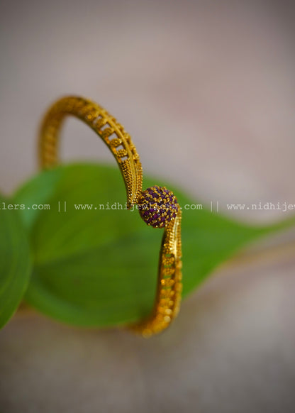 Pink round stone bangle