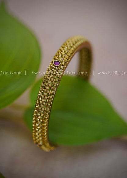 Premium kappuvala with pink stone