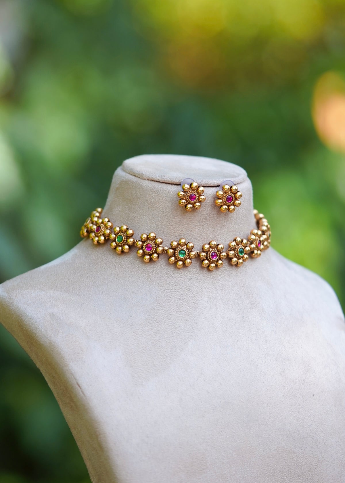 Antique Gold Bead Floral Cluster Choker Set with Kemp Stones – Aishwarya