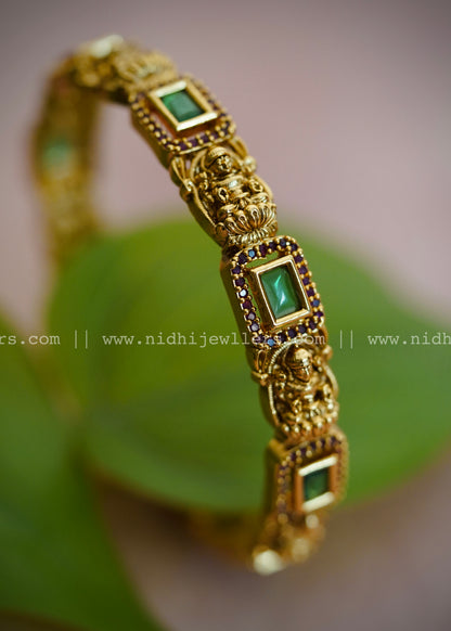 Premium green kemp stone bangle