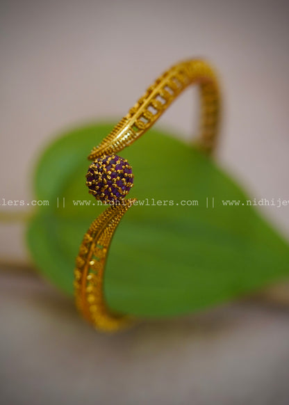 Pink round stone bangle