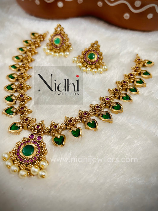 Premium Palakka Short Neckpiece With Earring