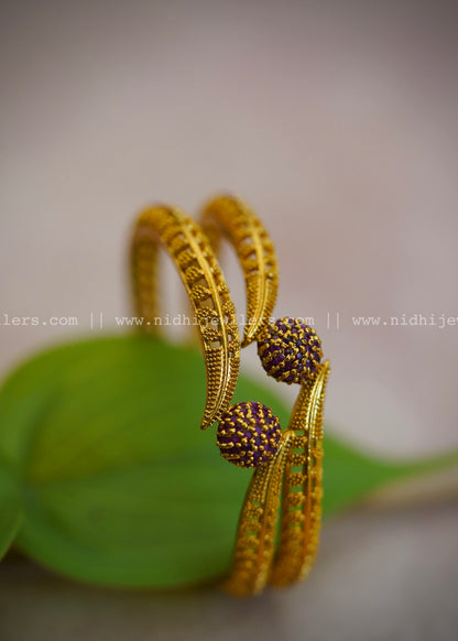 Pink round stone bangle