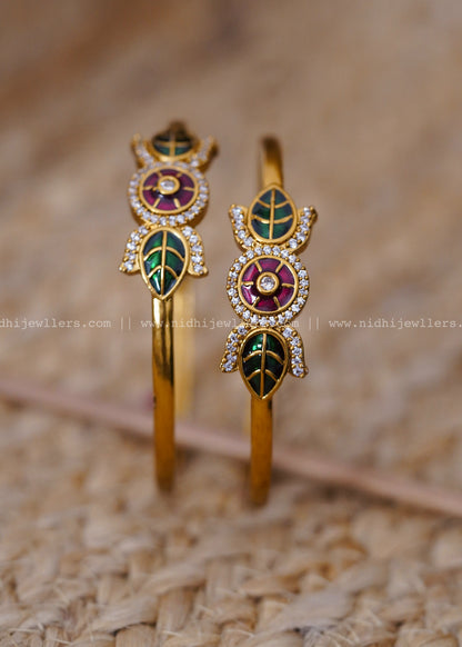 Premium Pattachitra Leaf Charm Bangle (single)