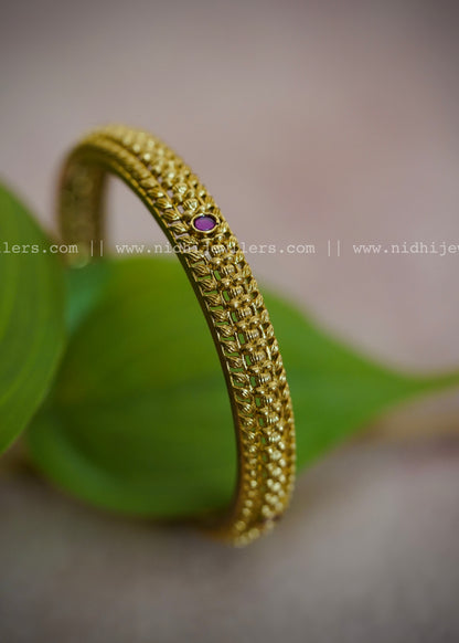 Premium kappuvala with pink stone