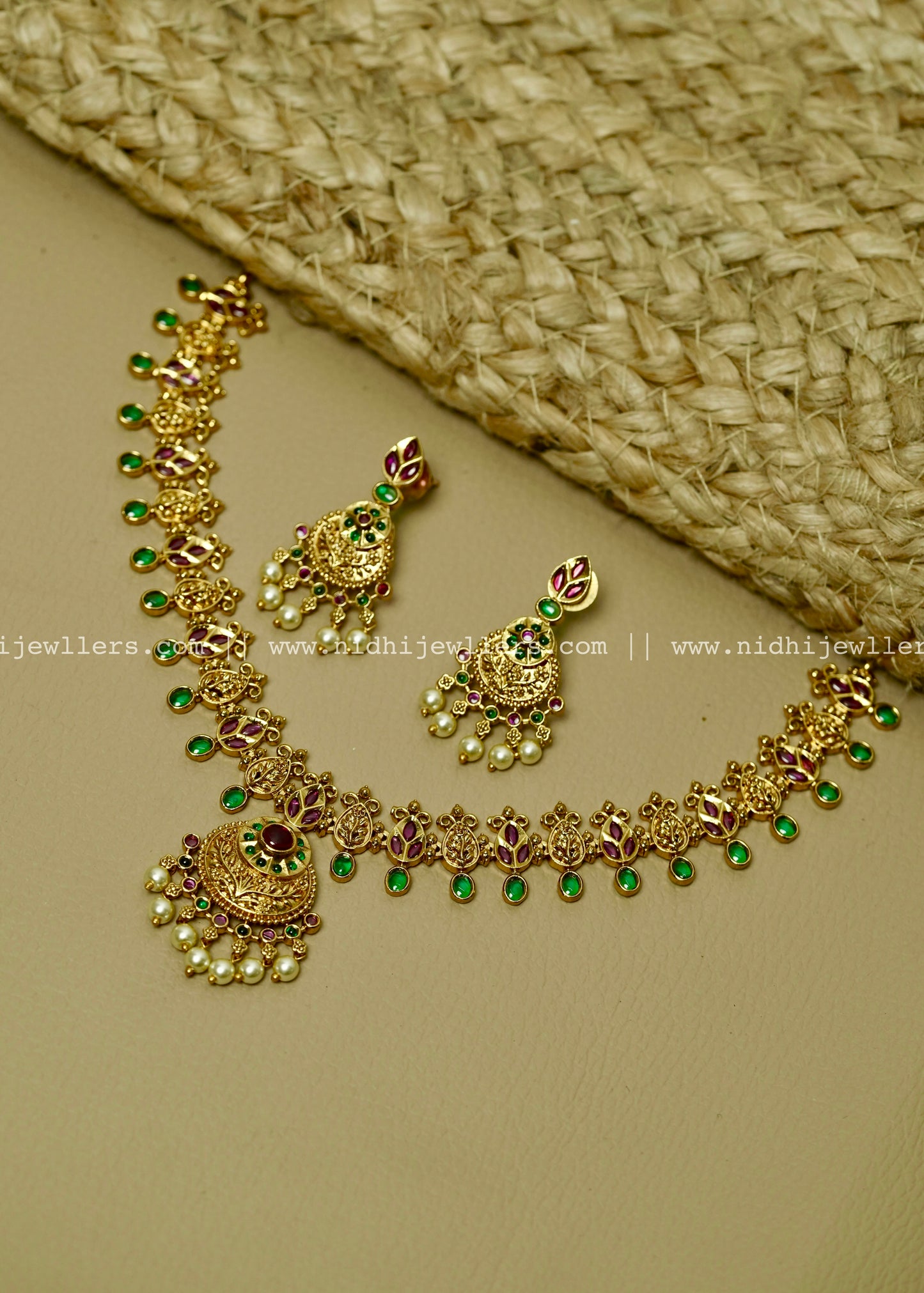 Premium antique necklace