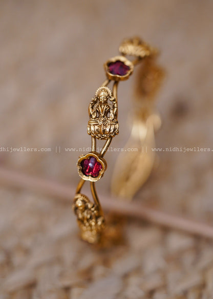 Traditional floral kemp bangle