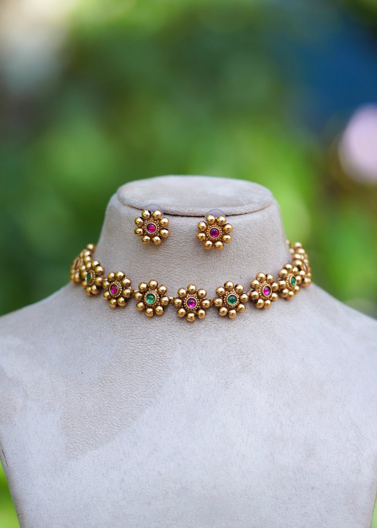 Antique Gold Bead Floral Cluster Choker Set with Kemp Stones – Aishwarya