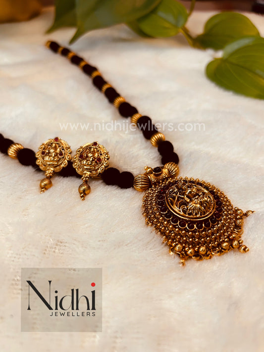 Lakshmi Short Neck Piece with earrings