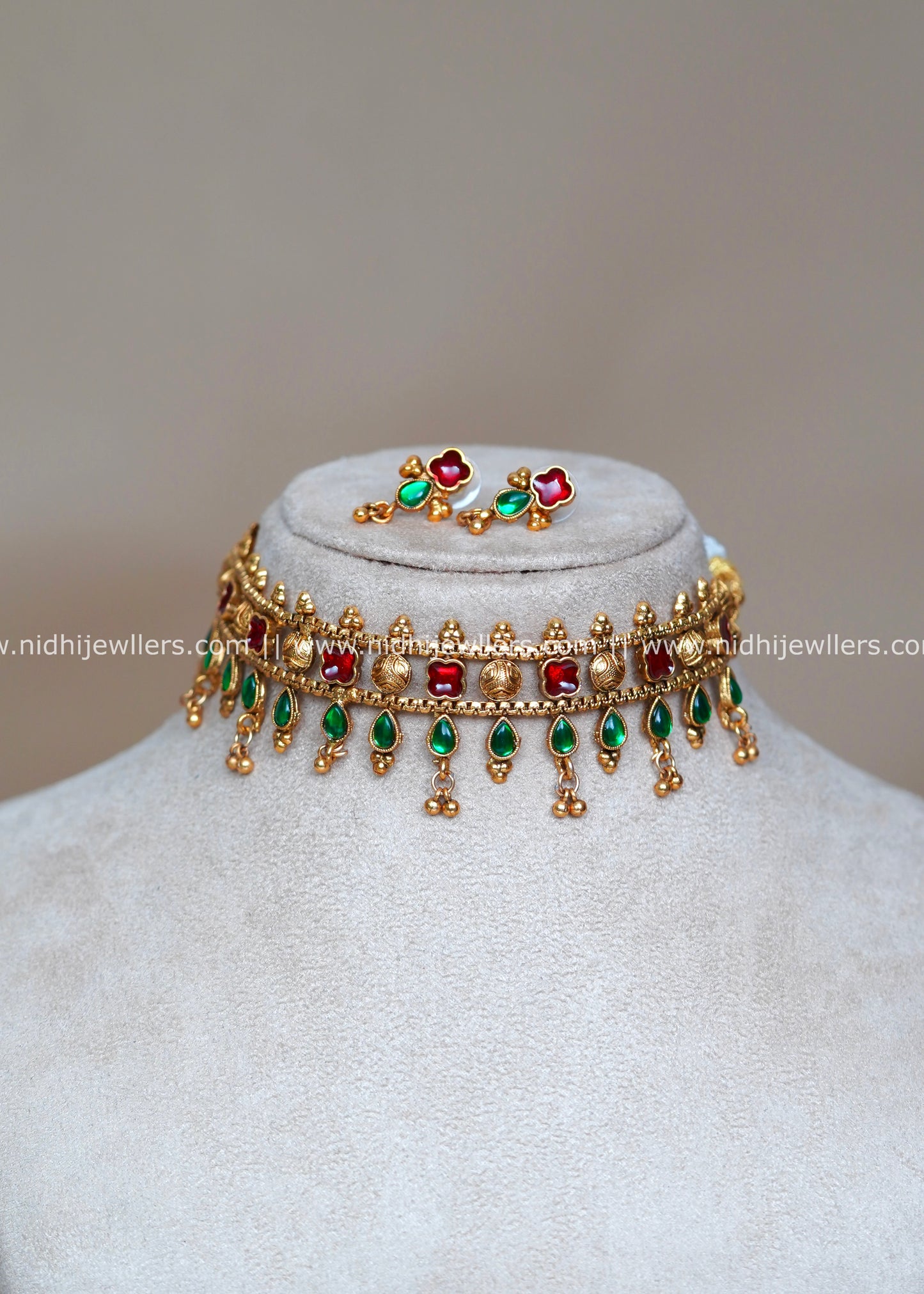 Antique Kasu and Palakka Leaf Fusion Choker Set with Dangling Gold Beads-Kanthara