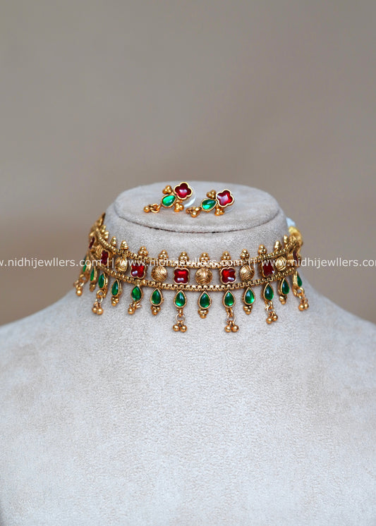 Antique Kasu and Palakka Leaf Fusion Choker Set with Dangling Gold Beads-Kanti
