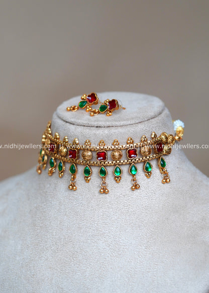 Antique Kasu and Palakka Leaf Fusion Choker Set with Dangling Gold Beads-Kanthara