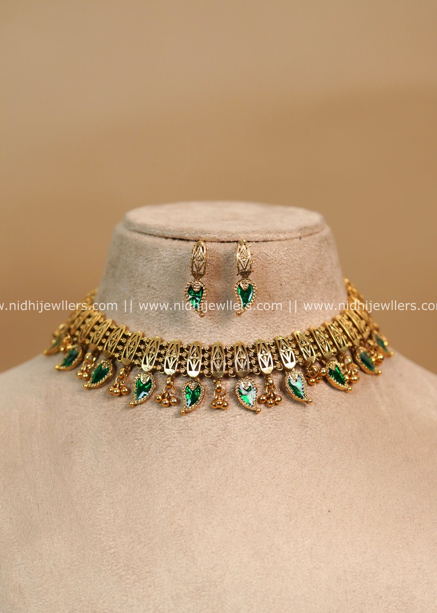 Antique Polished Palakka Openwork Necklace Set with Green Leaf Charms-Nimra
